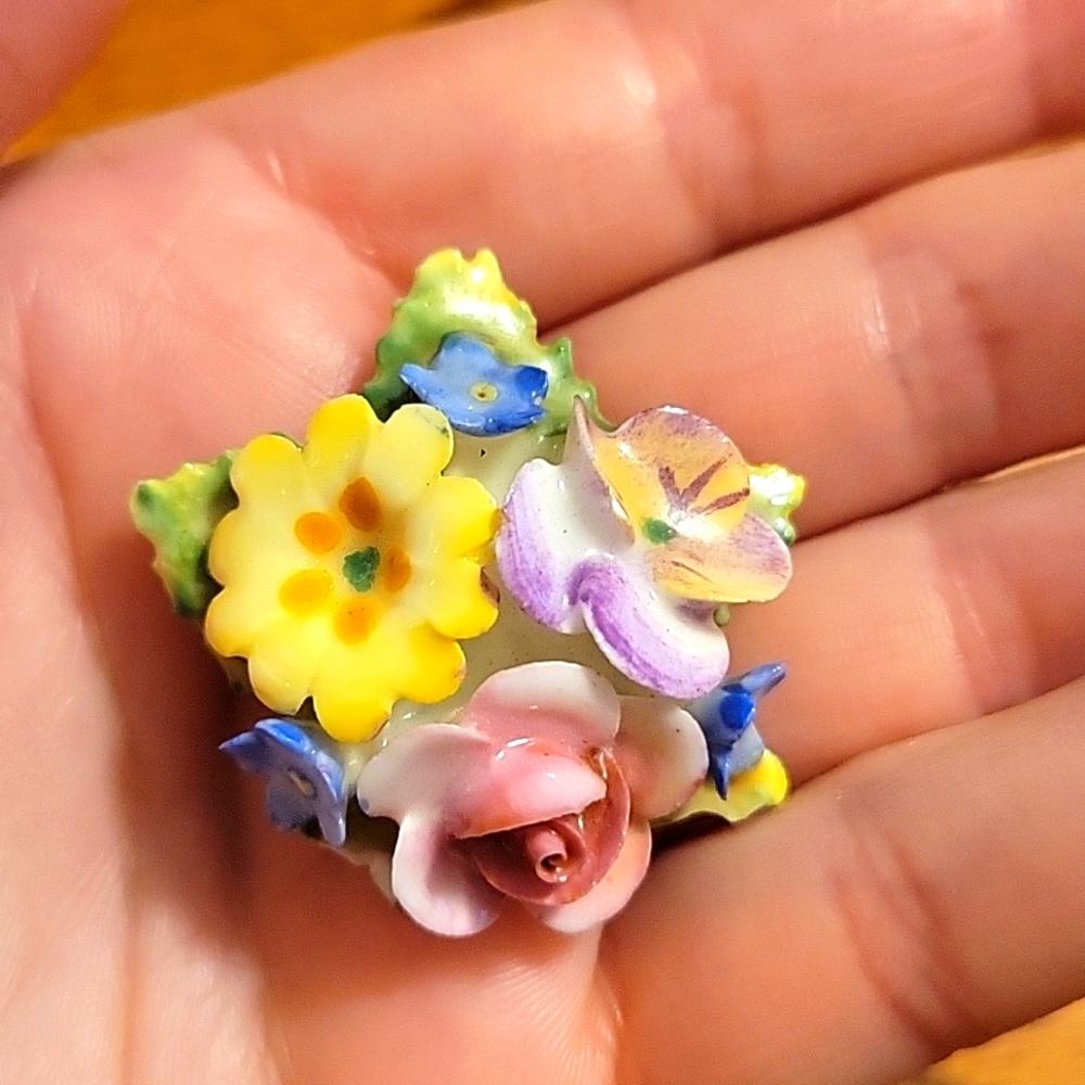 ARTONE BONE CHAIN BROOCH